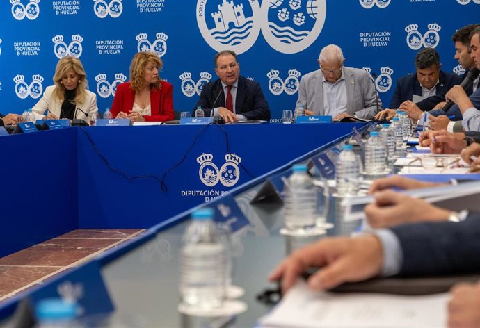 Reunión de la Comisión de impulso de las necesidades en infraestructuras en la provincia de Huelva.