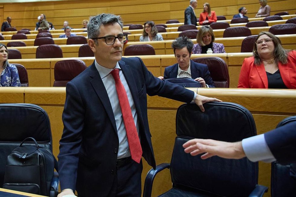 El ministro de la Presidencia, Justicia y Relaciones con las Cortes, Félix Bolaños, durante una sesión plenaria en el Senado, a 23 de abril de 2024, en Madrid (España). Hoy la oposición pregunta al Gobierno, entre otras cuestiones, por el aumento del pr