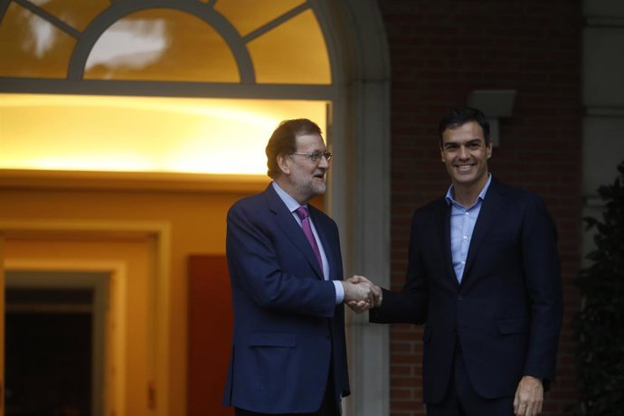Archivo - Arxiu - Mariano Rajoy i Pedro Sánchez en una imatge d'arxiu