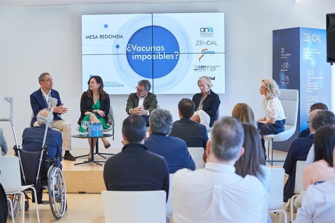 La Asociación Nacional de Informadores de la Salud (ANIS), en colaboración con la biofarmacéutica Zendal, reúnen a cuatro expertos en vacunas en una mesa redonda bajo el lema '¿Vacunas Imposibles?'.