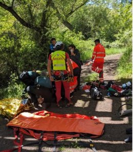 Rescatado un ciclista tras caer por un puente en Herrera de Duero (Valladolid).
