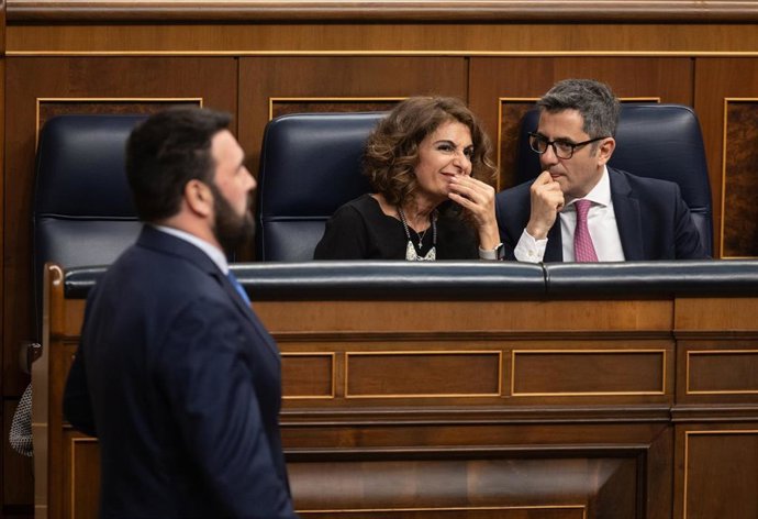 Archivo - La vicepresidenta primera y ministra de Hacienda, María Jesús Montero y el ministro de la Presidencia, Justicia y Relaciones con las Cortes, Félix Bolaños, en el Congreso de los Diputados, a 14 de marzo de 2024, en Madrid (España). 