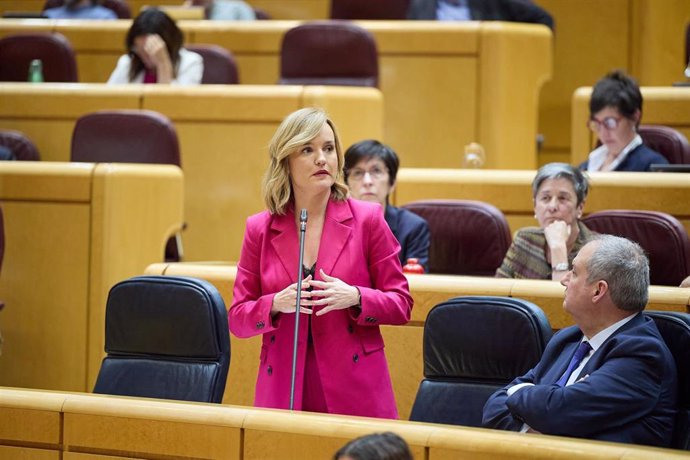 La ministra Portavoz, de Educación, Formación Profesional y Deporte, Pilar Alegría, durante una sesión plenaria en el Senado