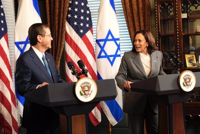 Archivo - Imagen de archivo de la vicepresidenta de EEUU, Kamala Harris, y el presidente de Israel, Isaac Herzog