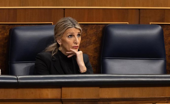 Archivo - La vicepresidenta segunda y ministra de Trabajo, Yolanda Díaz, durante una sesión de control al Gobierno, en el Congreso de los Diputados, a 13 de marzo de 2024, en Madrid (España).