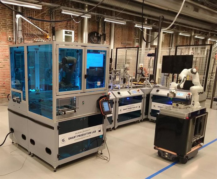 La Universidad de Oviedo colabora con la de Aalborg (Dinamarca) en un proyecto para el manejo de robots inteligentes.