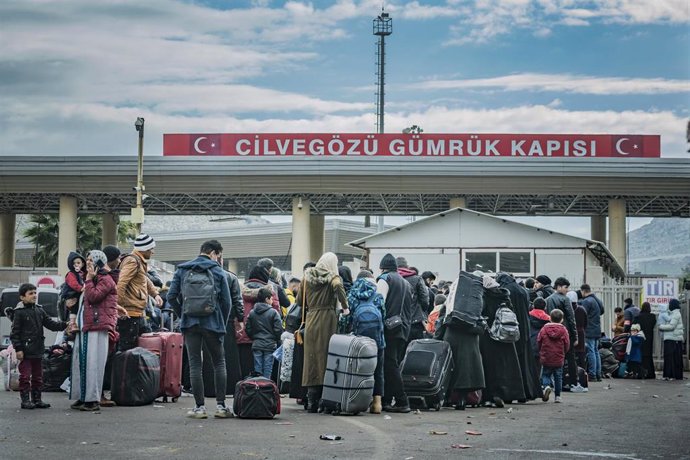 Archivo - Refugiados sirios en la frontera de Turquía