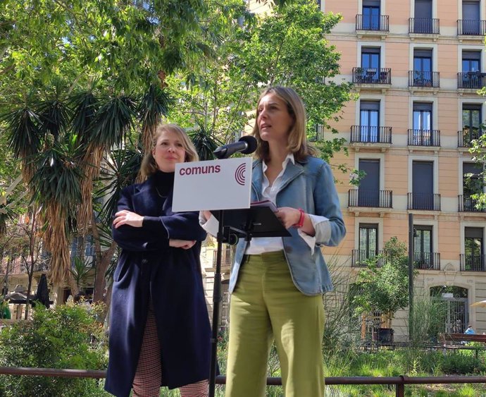 La candidata de los Comuns a la Presidencia de la Generalitat, Jéssica Albiach, junto con la concejala de BComú en Barcelona Janet Sanz