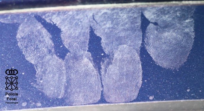 Huellas del autor en uno de los vehículos.