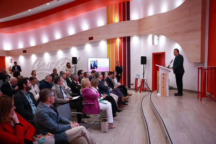 Jornada 'La gestión sostenible del agua' organizada por la empresa Coca Cola en su planta ubicada en la Rinconada (Sevilla).