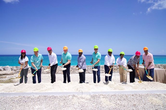 Royal Caribbean comienza la construcción del primer Royal Beach Club en Bahamas que se inagurará en 2025