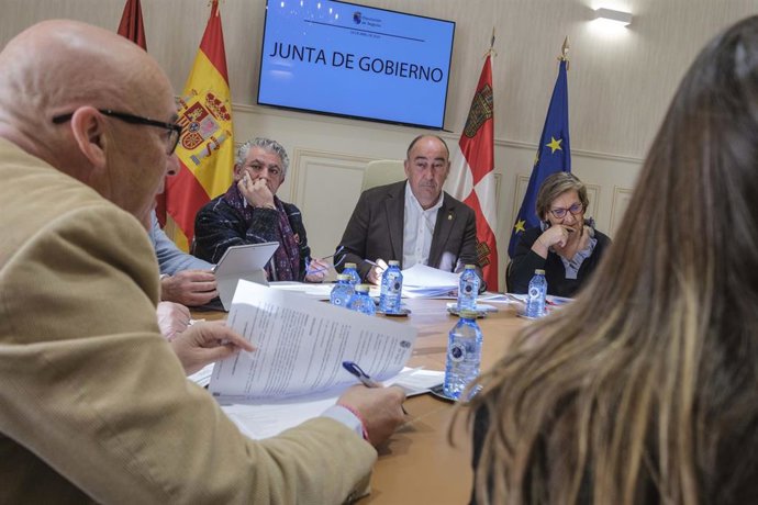 El diputado de Hacienda, Óscar Moral, da cuenta de los anticipos otorgados a las entidades locales de Segovia
