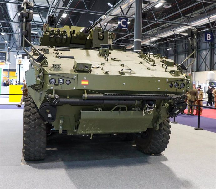 Archivo - Tanque militar VCR 8x8 Dragón en la Feria Internacional de Defensa y Seguridad FEINDEF, en IFEMA, a 3 de noviembre de 2021, en Madrid, (España). 