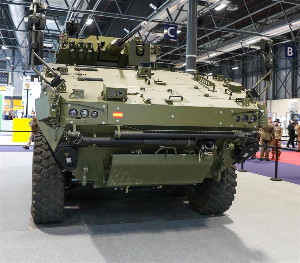 Archivo - Tanque militar VCR 8x8 Dragón en la Feria Internacional de Defensa y Seguridad FEINDEF, en IFEMA, a 3 de noviembre de 2021, en Madrid, (España).