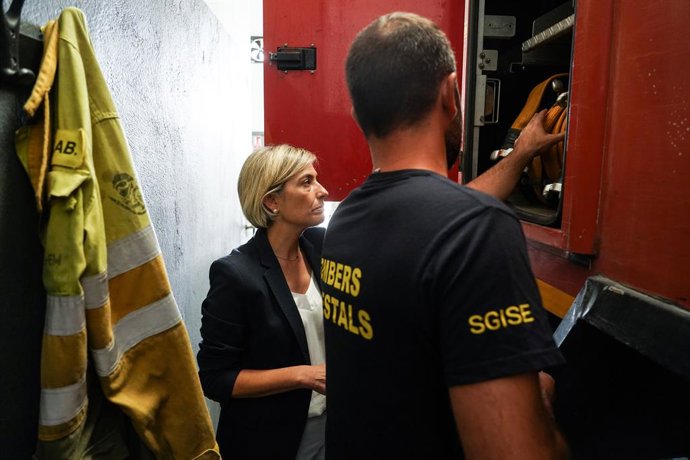 Archivo - Arxiu - La consellera de Justícia i Interior de la Generalitat valenciana, Elisa Núñez, visita la base de Bombers Forestals de la Vallesa