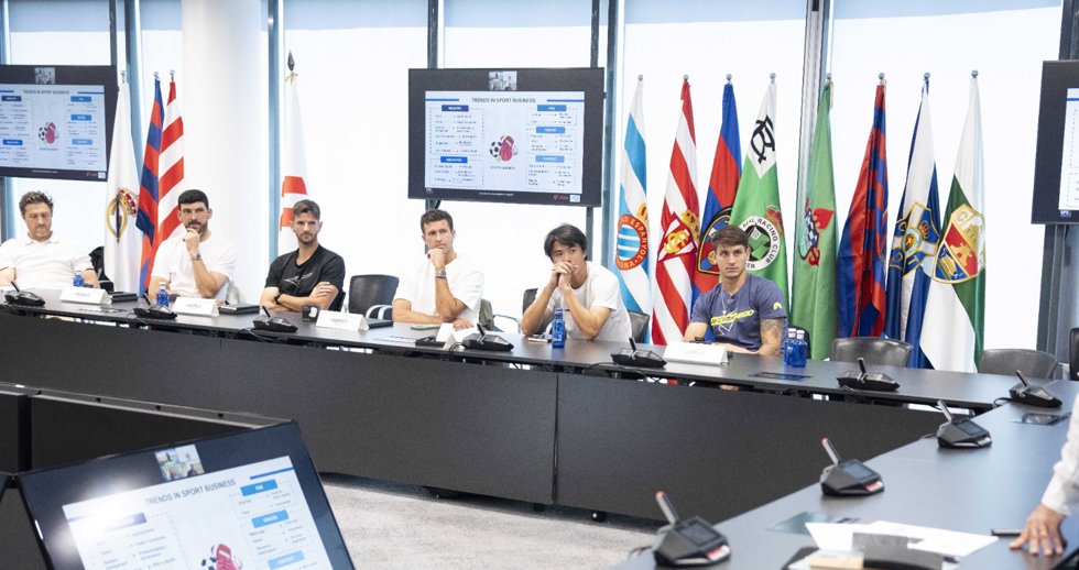 Alumnos del curso 'ATP & LALIGA Business Education Programm' en la sede de LaLiga.