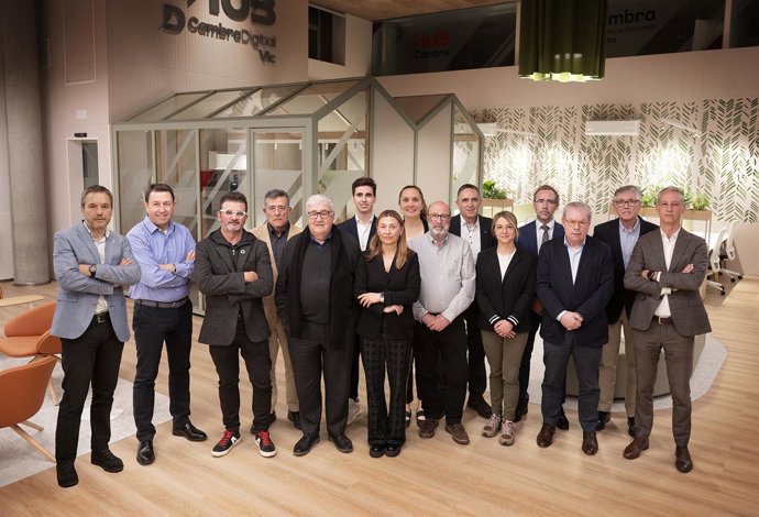 Archivo - Los miembros del Consejo territorial de Osona (Barcelona) de la Cámara de Barcelona.