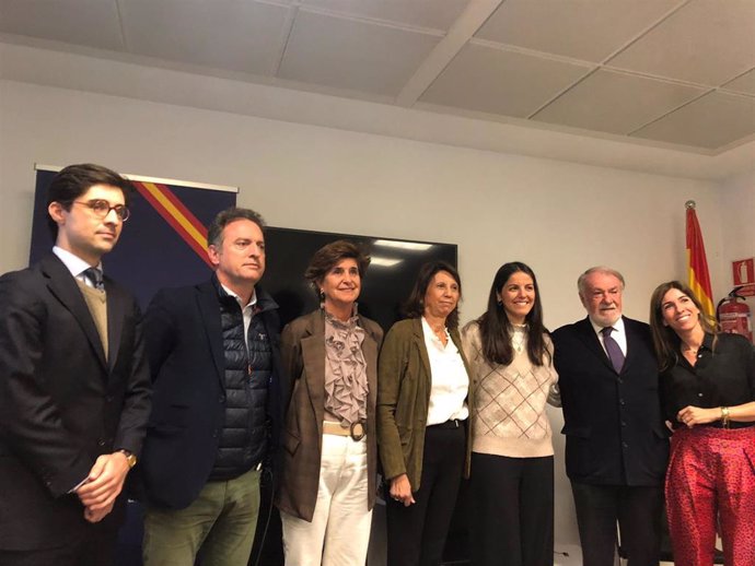 La Fundación NEOS presenta la aplicación móvil 'Memoria' que, a través de la geolocalización del teléfono, notifica al usuario cuando éste pasa por un lugar que haya sido testigo de un acto terrorista de ETA, en Madrid a 24 de abril de 2024.