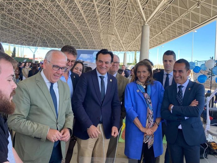 Autoridades en la I Feria Provincial de Formación Profesional.