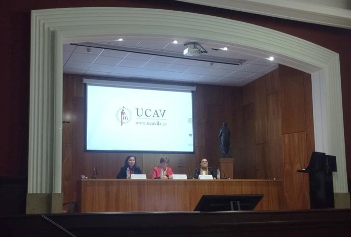 Mesa de la I Jornada de Psicologia organizada por la UCAV para abordar las salidas profesionales.
