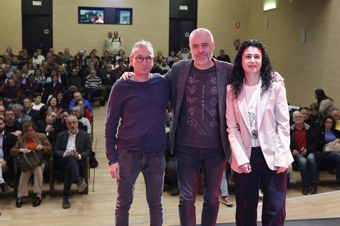 Unai Sordo junt amb Ana García i Albert Fernández