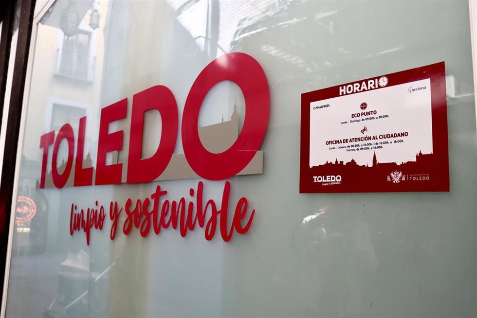 Los Ecopuntos del Casco Histórico ya son una realidad y abrirán sus puertas mañana en la calle Martín Gamero y en Alfonso X El Sabio