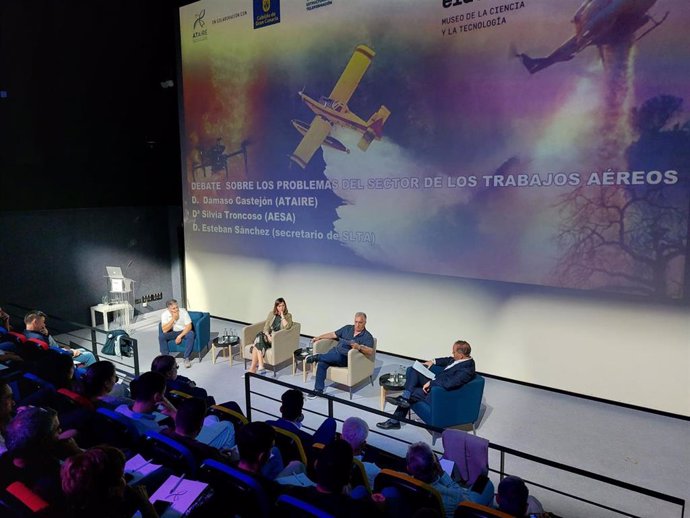 Conferencia sobre Estrategias del Uso de Medios Aéreos en la Extinción de Incendios en Las Palmas de Gran Canaria