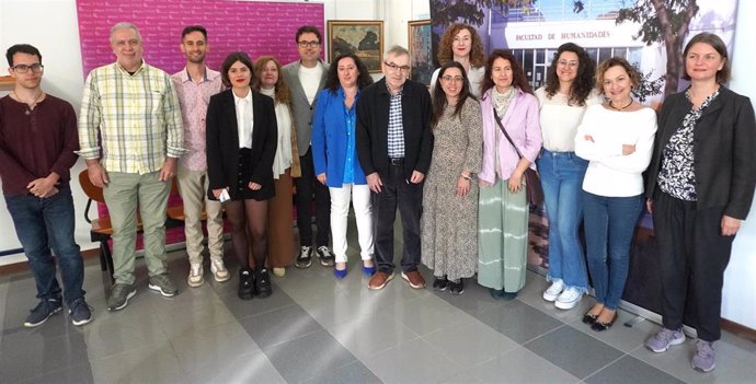 Ponentes y participantes del 'I Seminario Escritoras Contemporáneas' de la UHU.