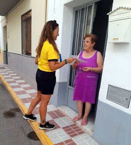 Archivo - Una cartera rural de Correos.