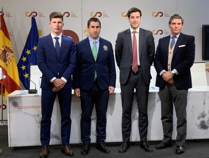 El Director General del CSD, Fernando Molinero, acudió a la presentación de la nueva imagen del circuito profesional de golf.