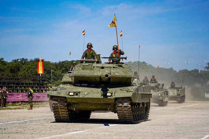 Un momento del desfile motorizado desarrollado en la base de Cerro Muriano.