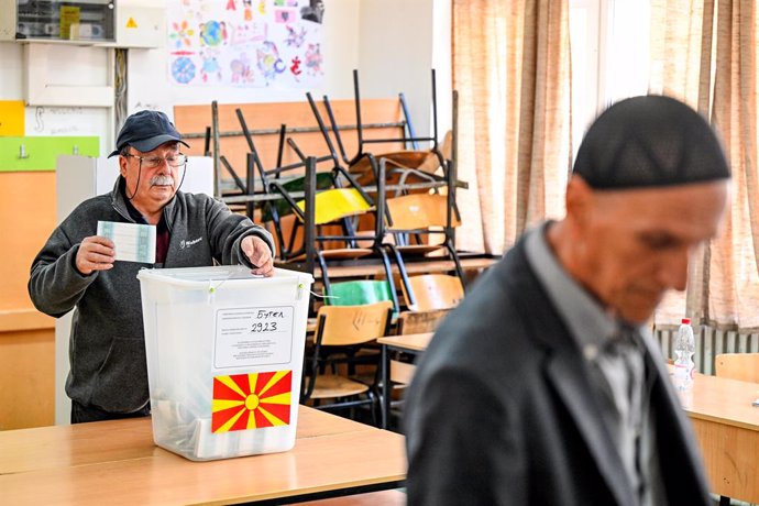 SKOPJE, April 24, 2024  -- A man casts his ballot at a polling station in Skopje, North Macedonia, April 24, 2024. North Macedonia kicked off the first round of presidential elections Wednesday, which are believed to influence the country's process to joi