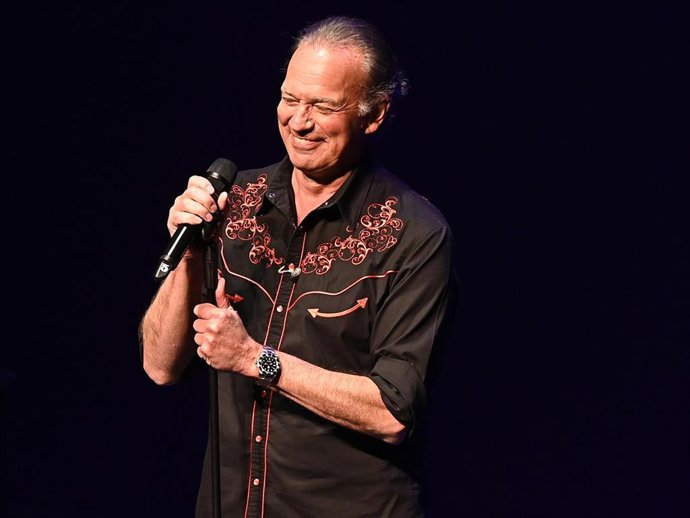 Bertín Osborne durante su concierto a favor de AMACOVID