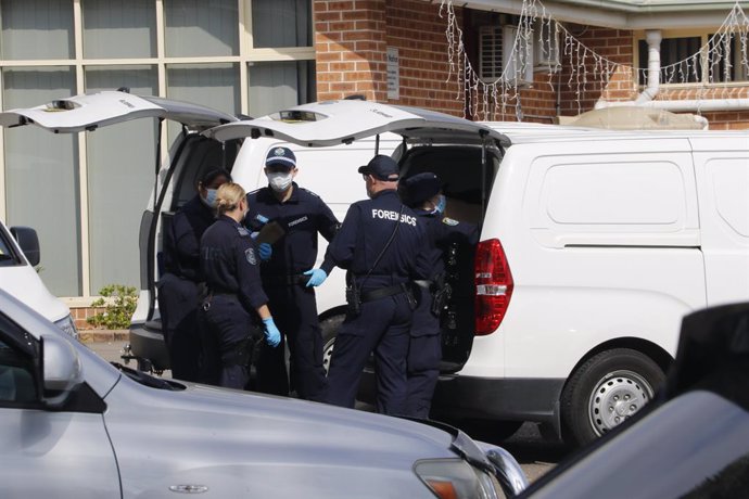 Agentes de la Policía de Australia tras un ataque con arma blanca en una iglesia en Sídney (archivo)