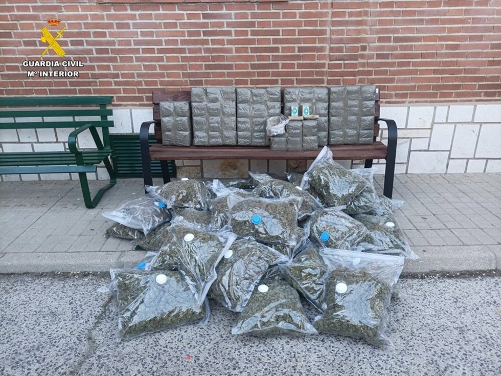 Droga incautada por la Guardia Civil en la A-4 en la provincia de Ciudad Real.