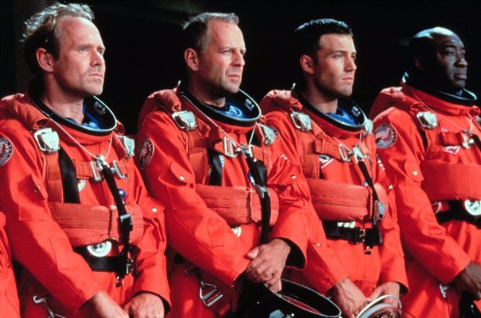 Archivo - Bruce Willis sorteaba dinero entre el equpo de rodaje de Armageddon