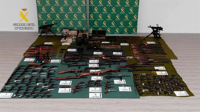 Parte del material incautado