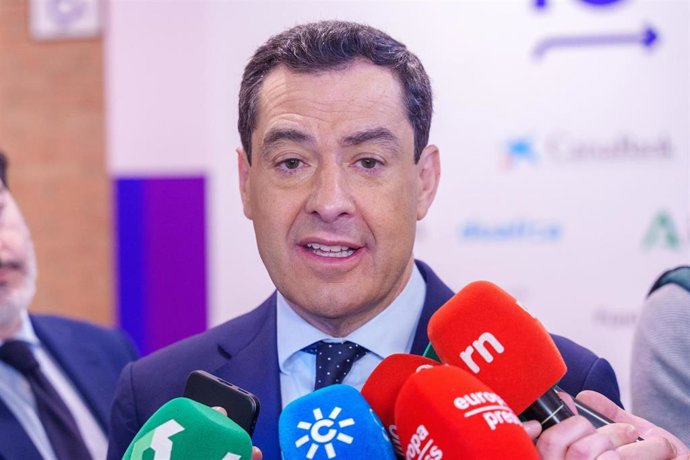 El presidente de la Junta de Andalucía, Juanma Moreno, este jueves en Sevilla