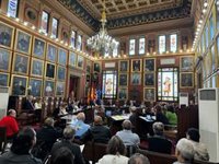 PSOE y Podemos Palma trasladan su apoyo a Pedro Sánchez, a quien Vox tilda de "corrupto esférico"