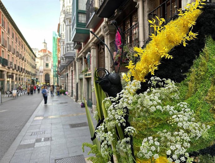 Parte de la decoración de 'Platerías en flor' en la pasada edición.