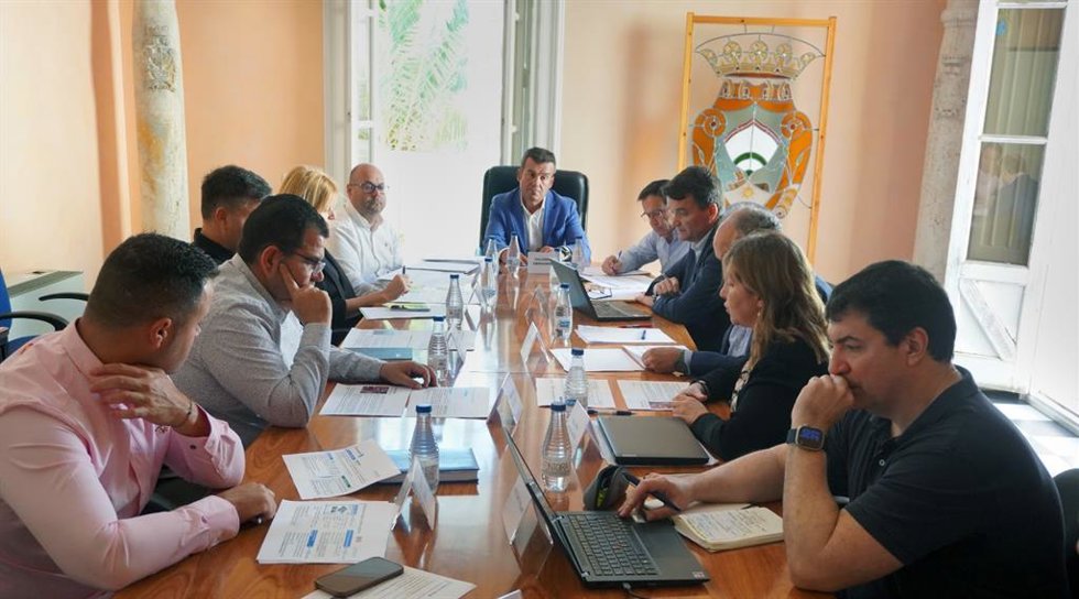Reunión entre el Ayuntamiento de Carboneras y Endesa.