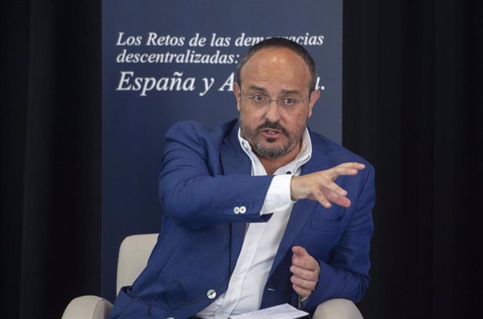 Archivo - El presidente del PP de Cataluña, Alejandro Fernández, interviene  en las jornadas 'Los retos de las democracias descentralizadas: España y Alemania', en el Círculo de Bellas Artes, a 16 de julio de 2021, en Madrid (España). 