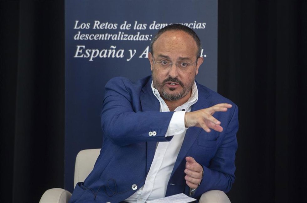 Archivo - El presidente del PP de Cataluña, Alejandro Fernández, interviene en las jornadas 'Los retos de las democracias descentralizadas: España y Alemania', en el Círculo de Bellas Artes, a 16 de julio de 2021, en Madrid (España).