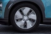 Foto: OCU encuentra hasta 7 metros más en la distancia de frenado entre marcas de neumáticos de SUV compacto