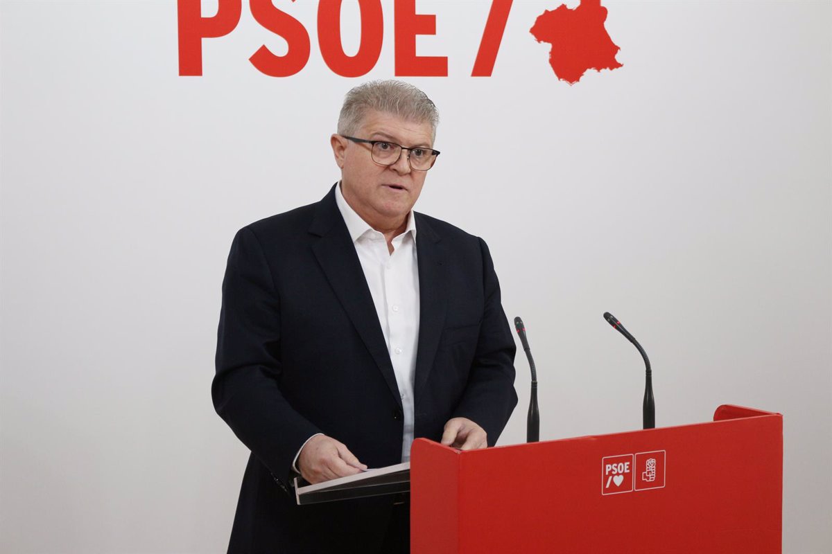 Vélez (PSOE) niega que la carta de Sánchez obedezca a una estrategia y espera que continúe al frente del Gobierno