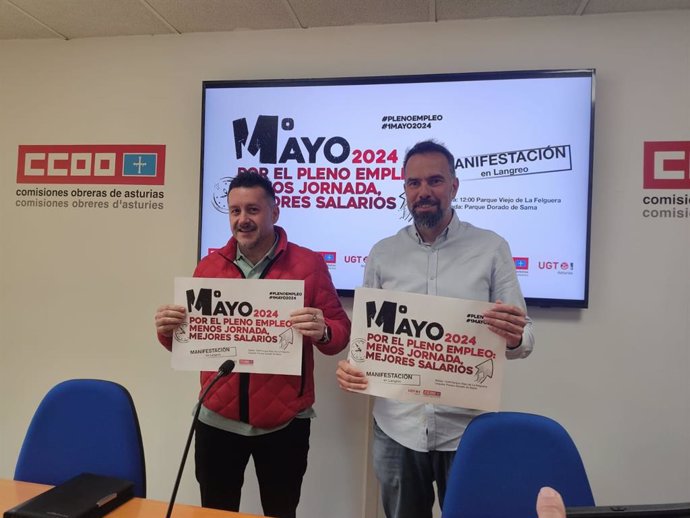 El secretario general de UGT, Javier fernández lanero y el scretario general de CCOO, José Manuel Zapico presentan la manifestación del 1 de mayo.