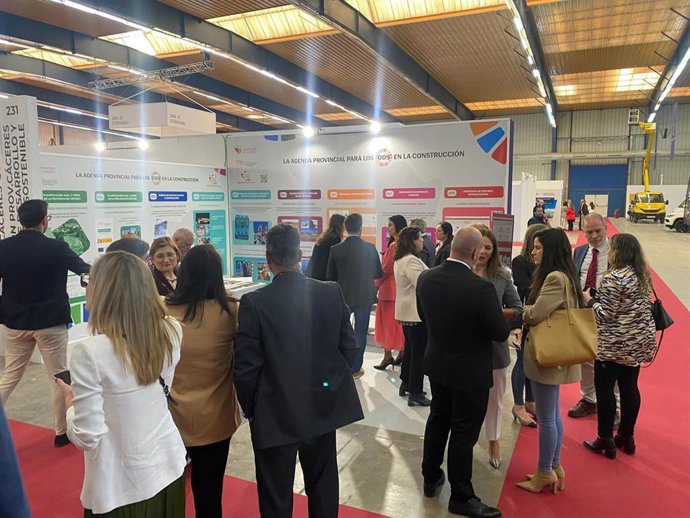 Stand institucional de la Diputación de Cáceres  en la Feria Ibérica de la Construcción que se celebra en Feval (Don Benito)