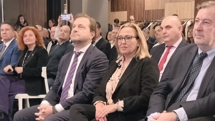 La portavoz del grupo parlamentario del PSOE de las Cortes de Aragón, Mayte Pérez.