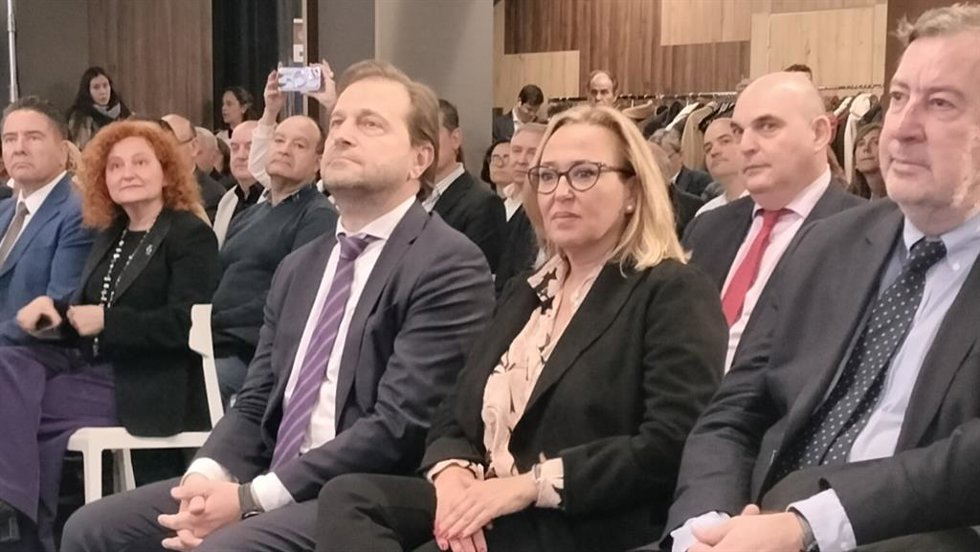 La portavoz del grupo parlamentario del PSOE de las Cortes de Aragón, Mayte Pérez.