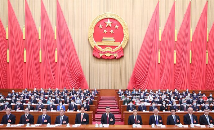 Archivo - El presidente de China, Xi Jinping, en la celebración de la 14ª Asamblea Popular Nacional en Pekín, China
